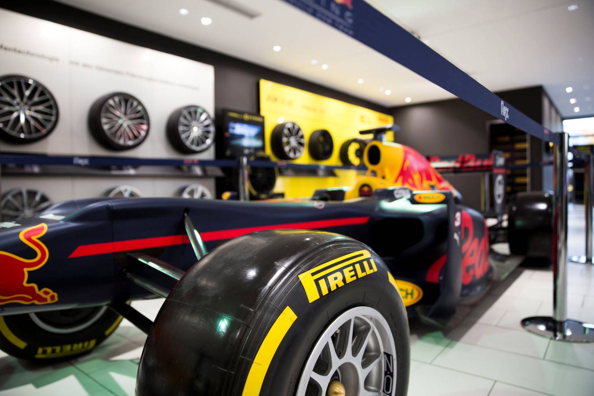 Pirelli открыла первый в Европе магазин P Zero World