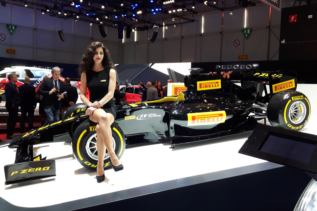 Стенд Pirelli на Женевском автосалоне 2016