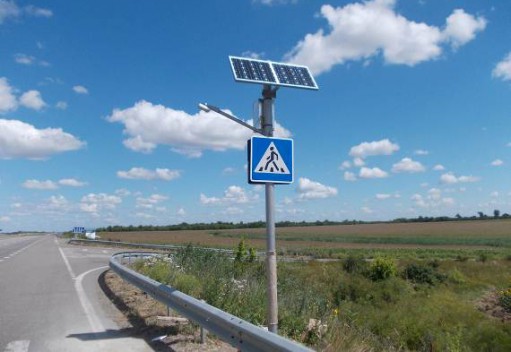С Одесской трассы были украдены элементы дорожной безопасности